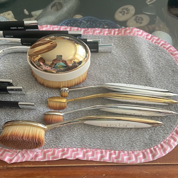 SOLD—Artis Fluenta/Elite brush lot - Picture 6 of 8